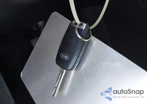 2020 Kia Sportage Lx z USA, uszkodzony, nr VIN KNDPM3AC1L7701414